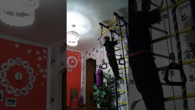 Подарок на день рождения- "шведская стенка" смотреть онлайн