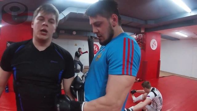 Спарринг Сушиста против Пулемётчика! Кто выиграл?? смотреть онлайн