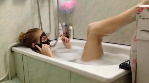 Девушки в ванной ???