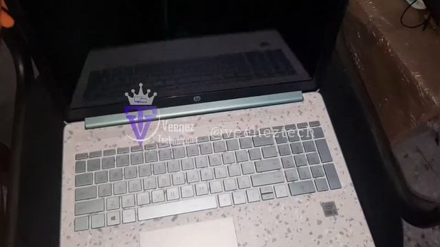 HP Laptop 15-da3020cy unboxing смотреть онлайн