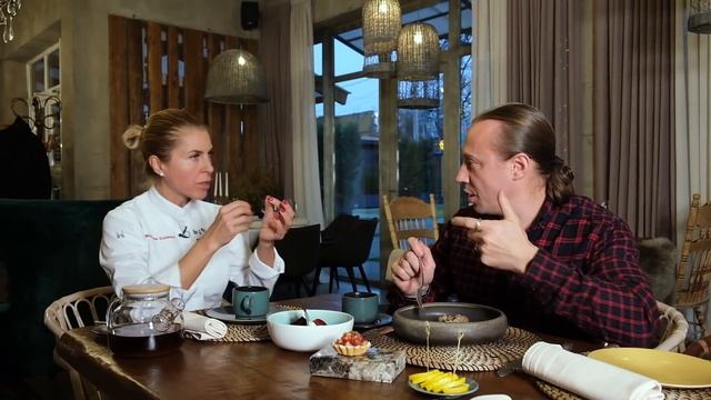 Первая женщина-шеф со звездой Мишлен. Ем в гостях у Екатерины Алехиной. Ресторан Biologie смотреть онлайн