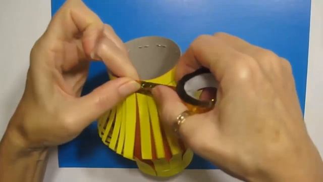 Красивые елочные игрушки из бумаги фонарики /новогодние подарки-поделки своими руками/декор смотреть онлайн