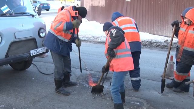В Ульяновске продолжается ямочный ремонт дорог смотреть онлайн
