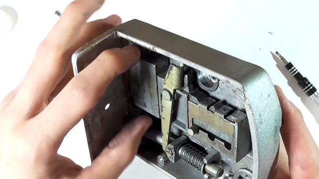Тушино - замок из СССР с нажимным ключом. смотреть онлайн