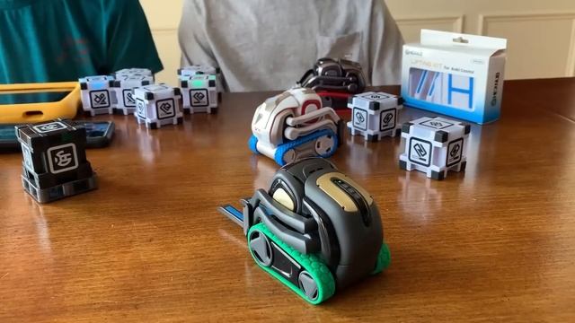 We Fixed Cozmo? | Big Vector News | Robot Super Bowl Predictions смотреть онлайн