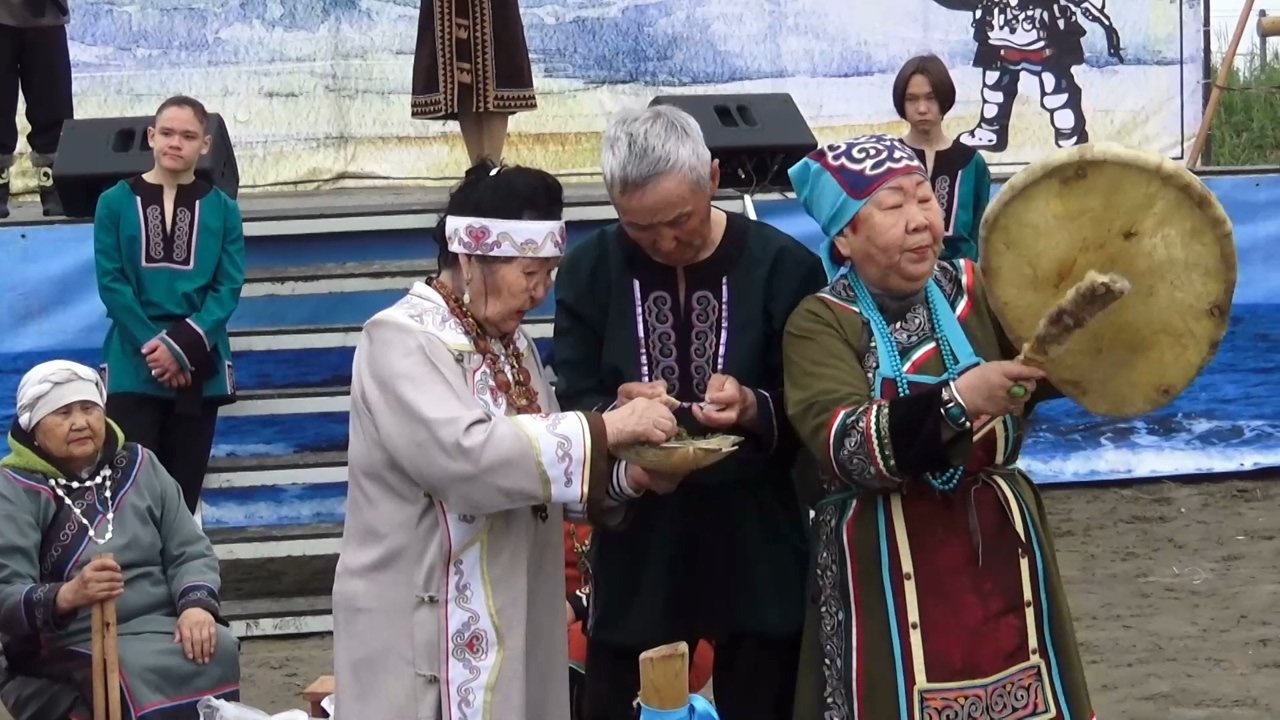 Поронайск 1 серия Кормление духа хозяина моря в заливе Терпения.Юбилейный концерт 30 лет.25.06.2022 смотреть онлайн