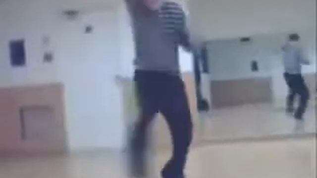jumpstyle VS tecktonik смотреть онлайн