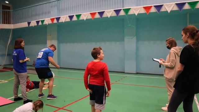 15 выпуск. Семья Логиновых принимает участие в Новогоднем семейном ГТО Баттле смотреть онлайн