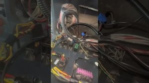 Система SRS (стабилизация стрелы, Ride control) на экскаватор погрузчик John Deere 325K