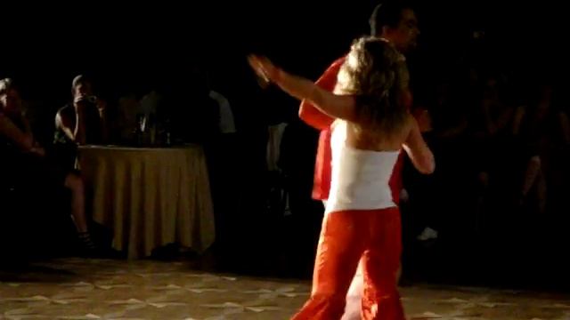 Bachata, Bolero and ChaChaCha Performance - "Hips On Fire" смотреть онлайн