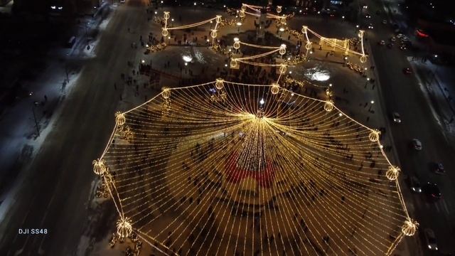 г. Липецк. Елка на площади Петра Великого.Аэросъемка(26.12.2021г) смотреть онлайн