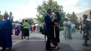 Живёт девушка.....