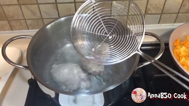 КУРИНЫЙ СУП с яичной лапшой и яйцом / простой рецепт КУРИНОГО СУПА смотреть онлайн