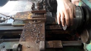 Точение полиуретана на токарном станке. / Turning polyurethane on a lathe.