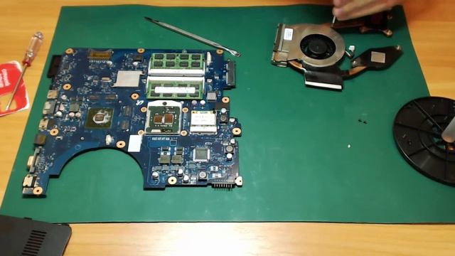 Разборка и чистка Samsung R590 Cleaning and Disassemble Samsung R590 смотреть онлайн