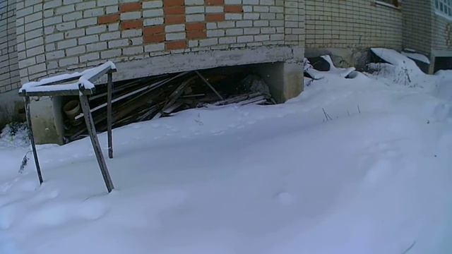 Тест камеры в монохромных условиях днем. Серый Марк на белом фоне. смотреть онлайн