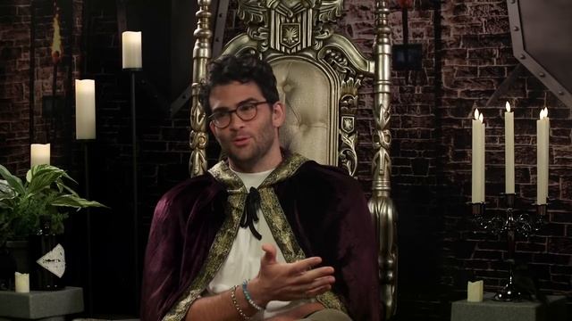 Hasan Piker Joins Brittany Broski's Royal Court смотреть онлайн