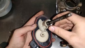 Дроссельная заслонка астра J