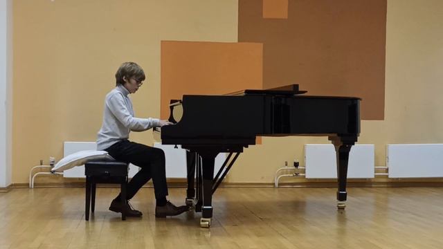 С. Рахманинов, Прелюдия до диез минор. Исп. Александр Макашев 13 лет смотреть онлайн