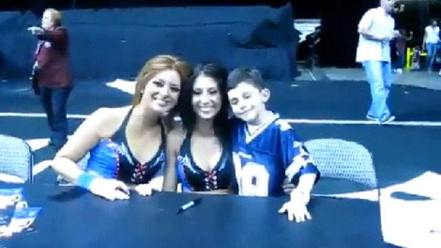 Малыш удивил девушек своим поступком смотреть онлайн