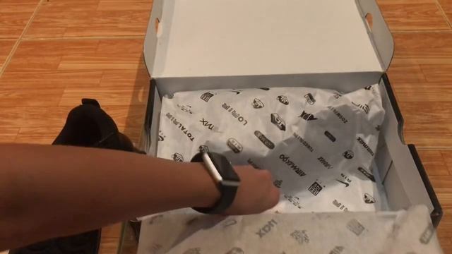 Unboxing NIKE air max 720 black. смотреть онлайн