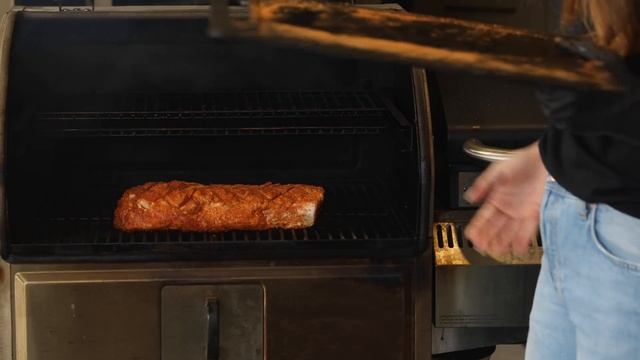 SUPER JUICY Smoked Pork Loin?!?! смотреть онлайн