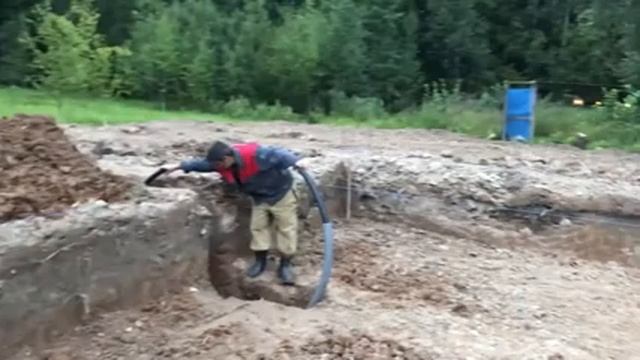 Правильная прокладка коммуникаций под фундаментом: водопровод, канализация, электричество. смотреть онлайн