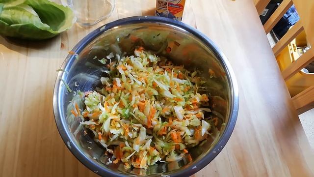 Рецепт Золотой квашенной капусты с имбирем и куркумой. Пробиотик своими руками. смотреть онлайн