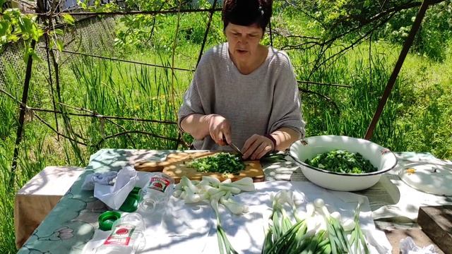Как похудеть после 50 лет / Зеленый лук на зиму / Огородные работы продолжаются смотреть онлайн