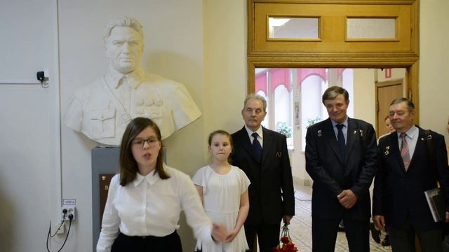 Выступление школьников стихотворение смотреть онлайн