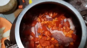 свиные ребрышки с овощами в афганском казане