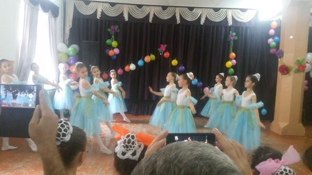 г. Черкесск Ансамбль "Конфетти" танец " Вальс Подснежники" смотреть онлайн