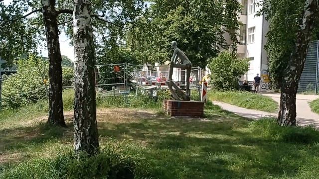 Берлин. Ручные белки. Парки Берлина, небольшая прогулка в летний день) смотреть онлайн