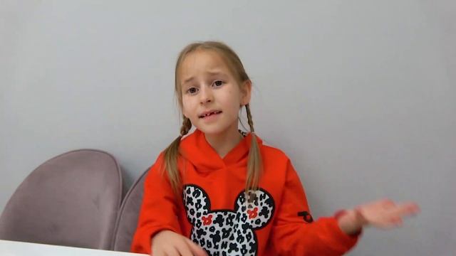 Новогодний КВЕСТ в доме у Алинка Малинка ТВ! Алина и Юляшка нашли подарок! смотреть онлайн