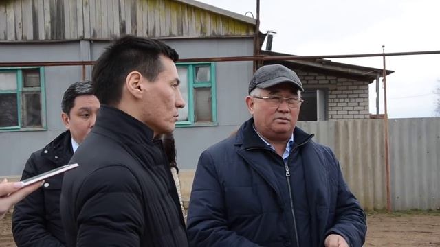 03-04-2019 Бату Хасиков посетил проблемные объекты п. Цаган Аман 2 смотреть онлайн