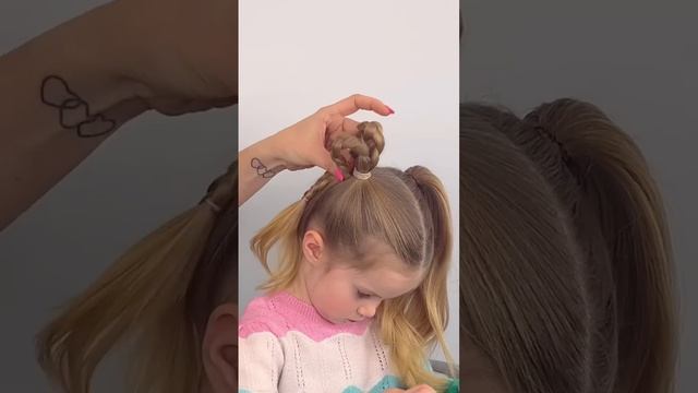 Heart space buns! #kidshairstyle #hairforkids #braidedbun смотреть онлайн