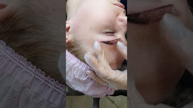 Пудровые Брови совсем не больно смотреть онлайн