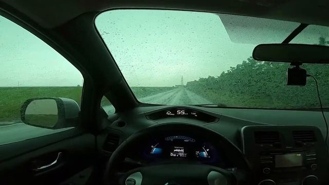 Едем НА МОРЕ на электромобиле NISSAN LEAF / Железный Порт 200км смотреть онлайн