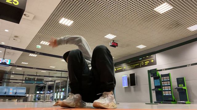 Breakdance - Lernvideo 8 vom Weltmeister "Killa Sebi" - METRONOM BERLIN TEGEL смотреть онлайн