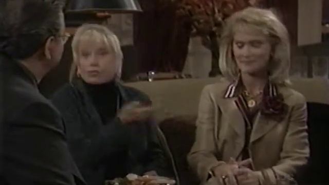 AJ and Skye try to get rid of Janine смотреть онлайн