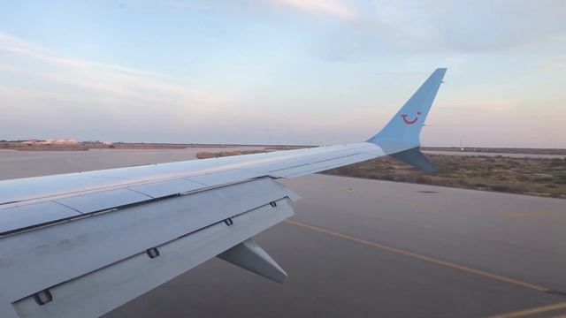 TUIFly Boeing 737-8 MAX Landing Enfidha International Airport смотреть онлайн