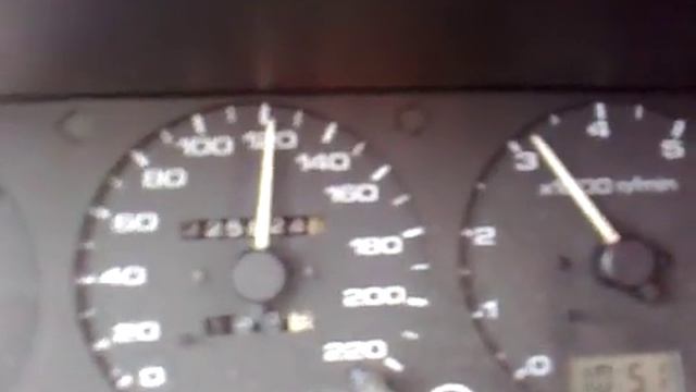 Nissan Primera P10  16V 1.6 .