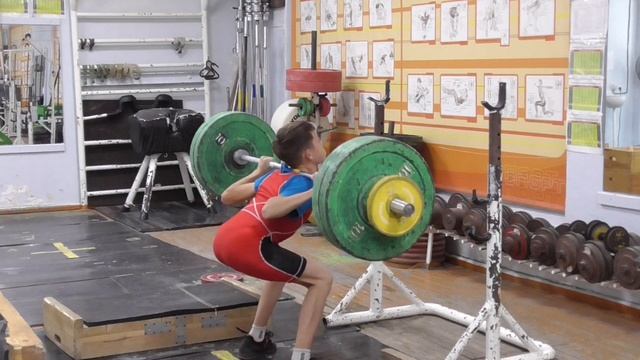 Шумихин Артур, вк 37 кг, 13 лет Приседания 63 кг на 2 раза смотреть онлайн