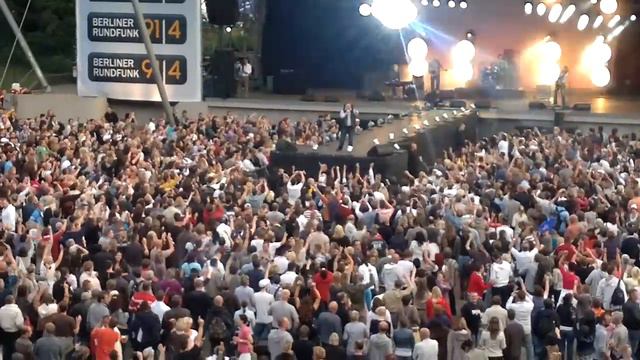 Klaus Laage - Tausend mal berührt - beim Berliner Rundfunk Open Air 2011 смотреть онлайн