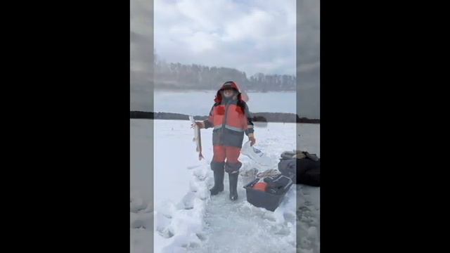 На зимней рыбалке смотреть онлайн