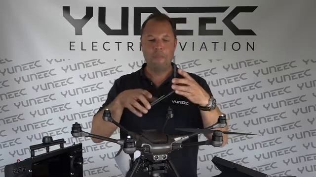 [PRESENTATION] Drone professionnel Yuneec Typhoon H + смотреть онлайн