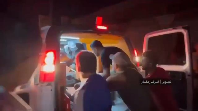 Израиль нанес авиаудар по Рафаху на западе сектора Газа.Много погибших и раненых. смотреть онлайн