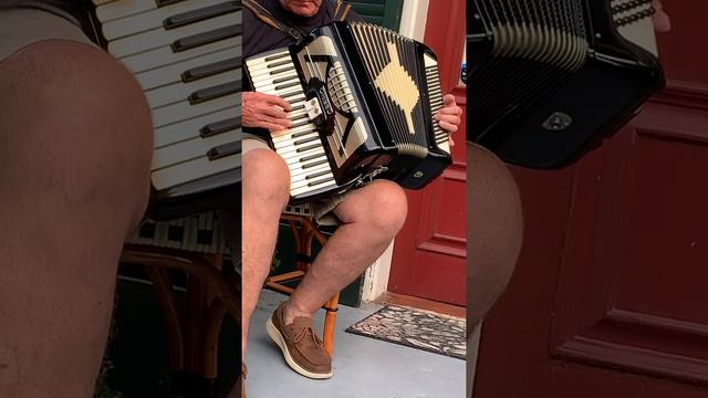 Accordion смотреть онлайн