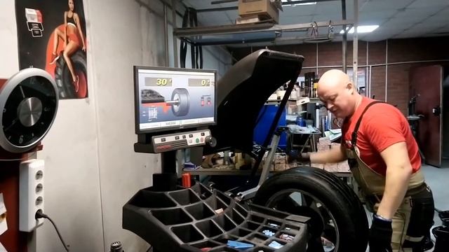 OK-OK на балансировочном станке Hunter GSP9200. Разбираем внештатную ситуацию на Hunter GSP9200 смотреть онлайн