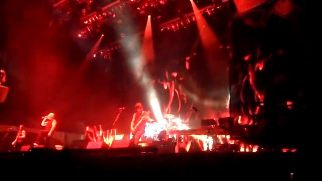 Disturbed - Inside the Fire (LIVE) смотреть онлайн